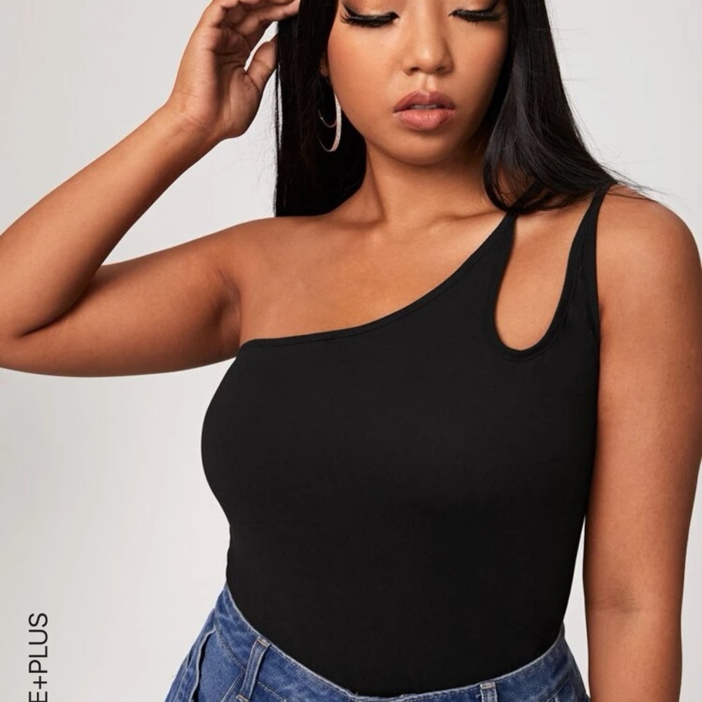 One Shoulder Cut Out Top